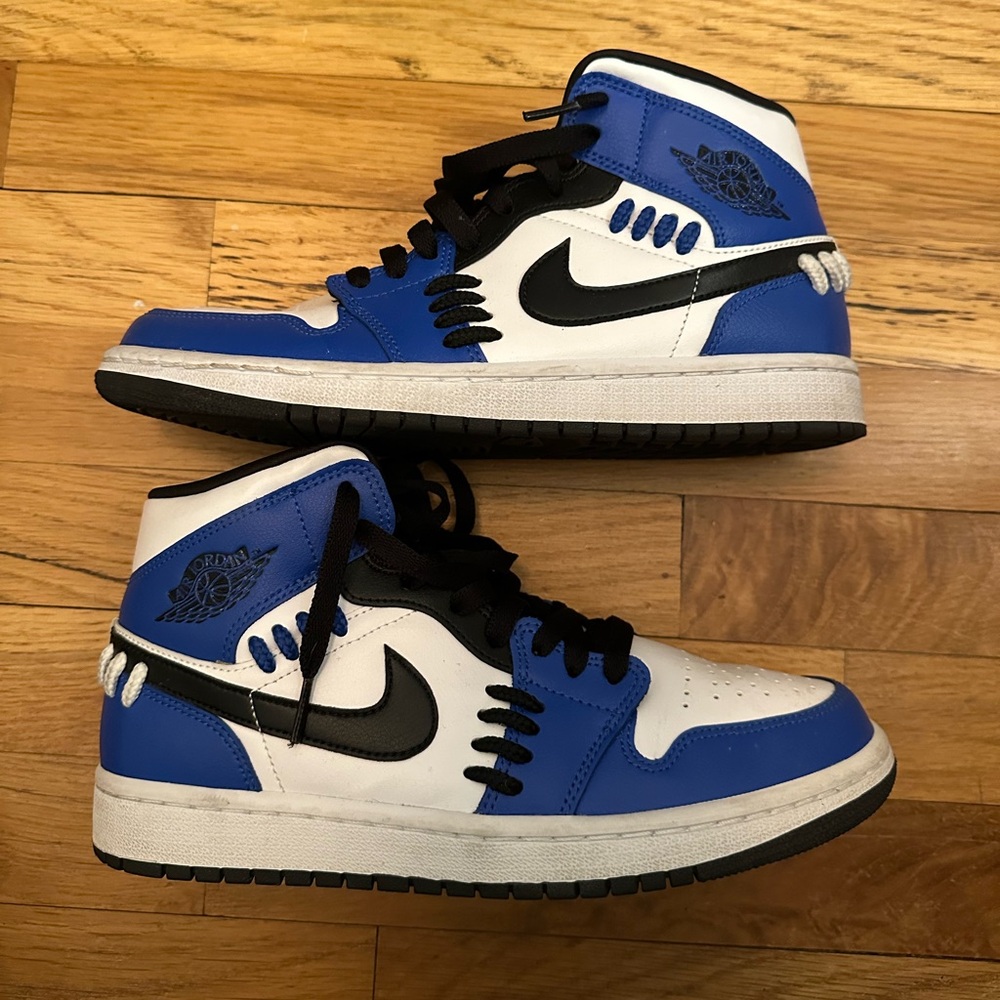 NIKE JORDAN SNEAKERS